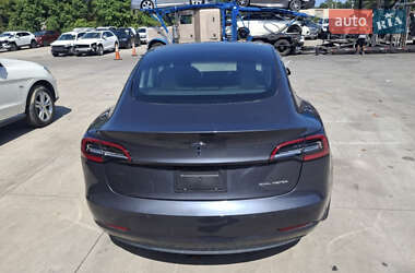Седан Tesla Model 3 2021 в 