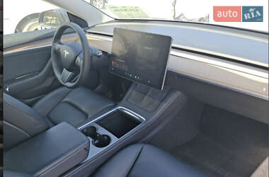 Седан Tesla Model 3 2021 в 