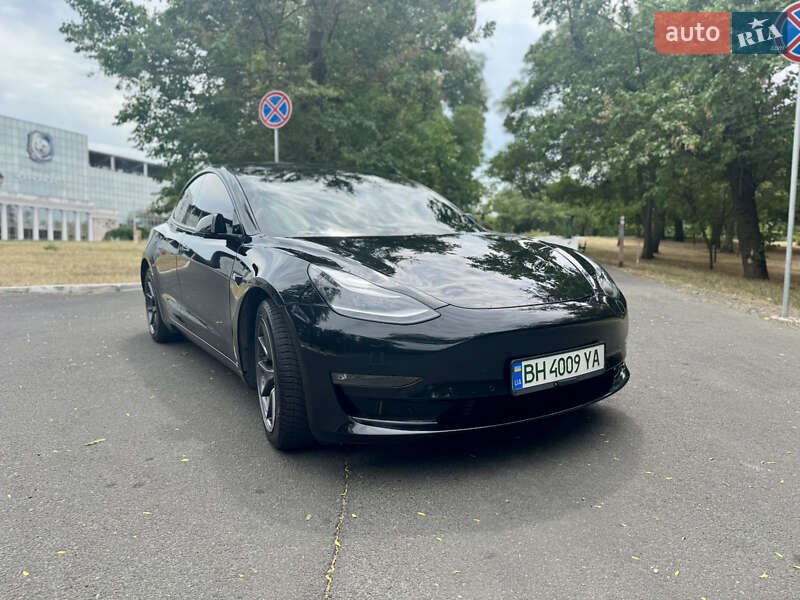 Седан Tesla Model 3 2021 в Одесі