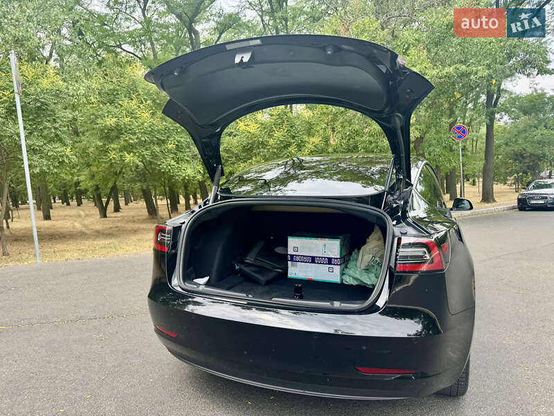 Седан Tesla Model 3 2021 в Одесі