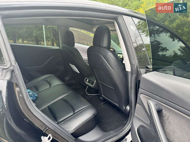 Седан Tesla Model 3 2021 в Одесі