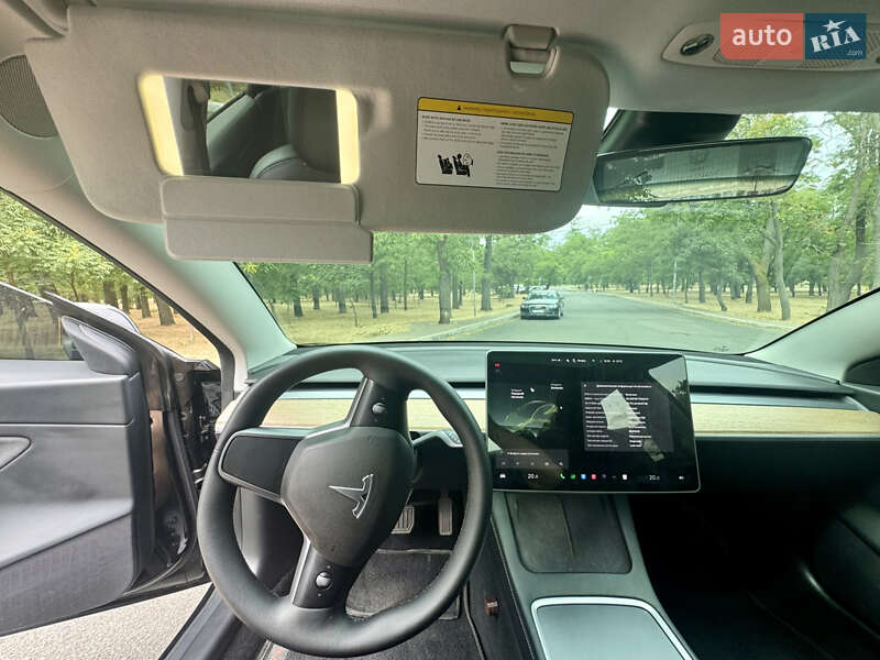 Седан Tesla Model 3 2021 в Одесі
