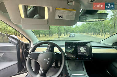 Седан Tesla Model 3 2021 в 