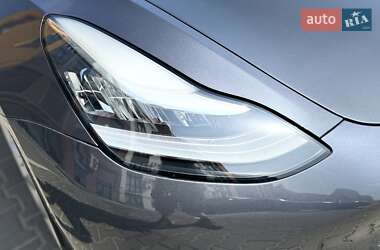 Седан Tesla Model 3 2020 в 