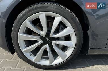 Седан Tesla Model 3 2020 в 
