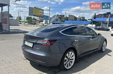 Седан Tesla Model 3 2020 в 
