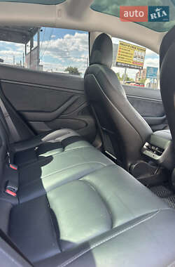 Седан Tesla Model 3 2020 в 