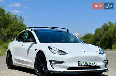Седан Tesla Model 3 2018 в Олександрії