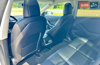 Седан Tesla Model 3 2018 в 