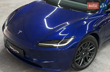 Седан Tesla Model 3 2024 в 