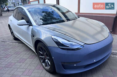 Седан Tesla Model 3 2021 в 