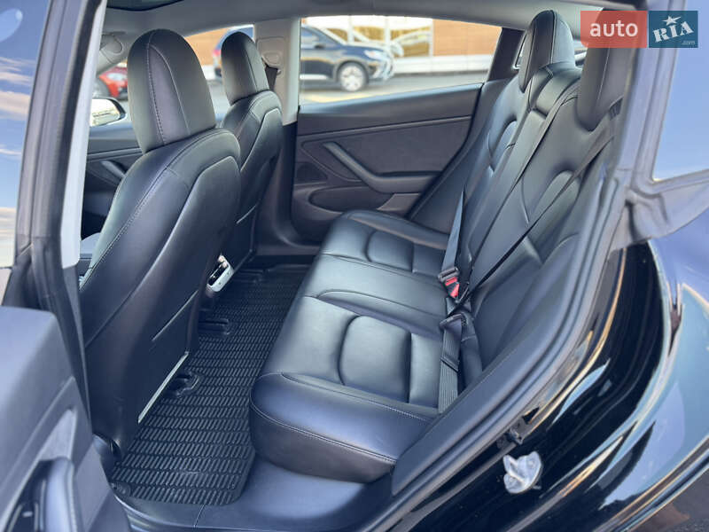 Седан Tesla Model 3 2019 в Києві