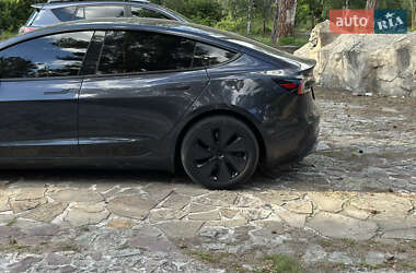 Седан Tesla Model 3 2024 в 