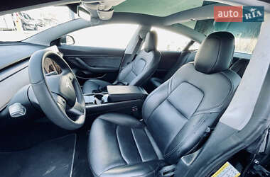 Седан Tesla Model 3 2020 в 