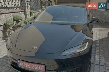 Седан Tesla Model 3 2024 в Львове