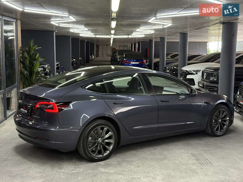 Седан Tesla Model 3 2023 в Одессе