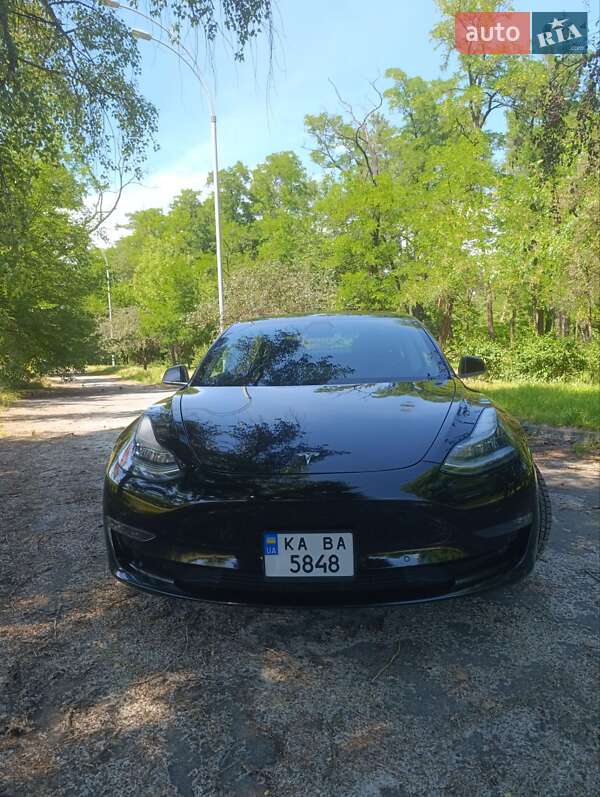 Седан Tesla Model 3 2019 в Киеве