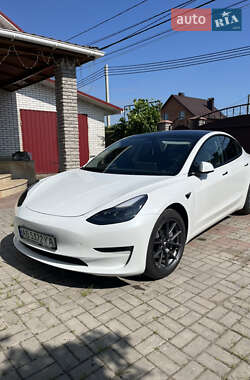Седан Tesla Model 3 2023 в Вінниці