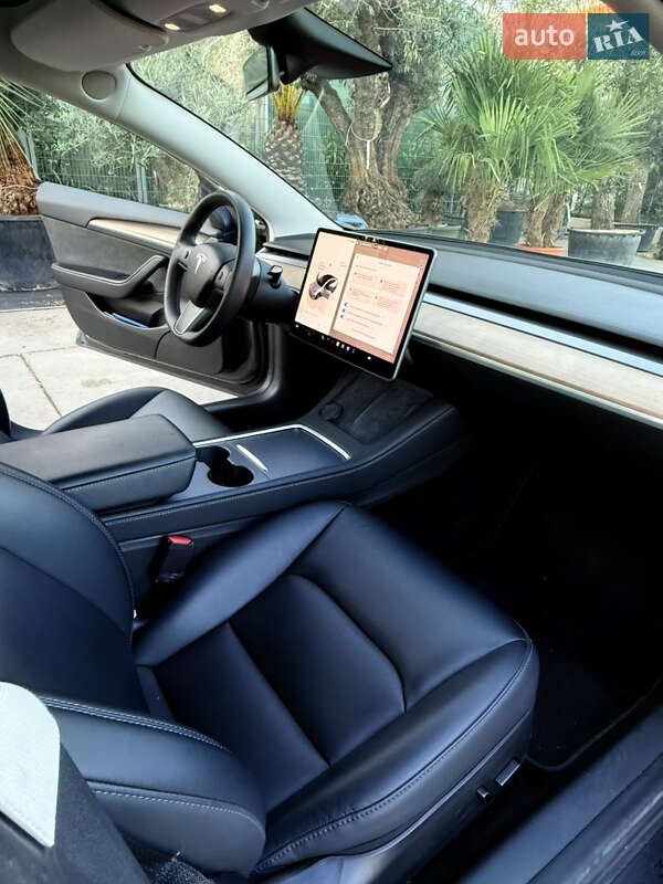Седан Tesla Model 3 2022 в Києві