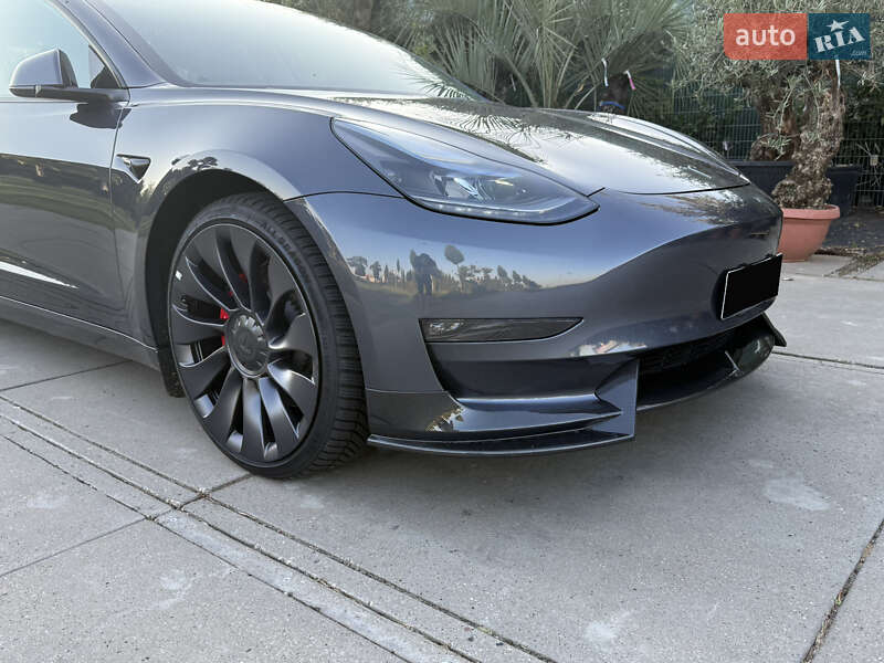 Седан Tesla Model 3 2022 в Києві