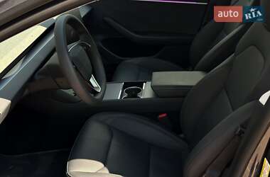 Седан Tesla Model 3 2024 в 