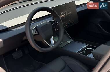Седан Tesla Model 3 2024 в 