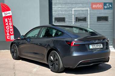 Седан Tesla Model 3 2024 в 