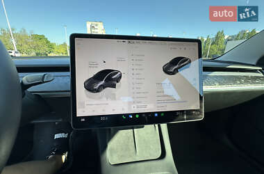 Седан Tesla Model 3 2022 в 
