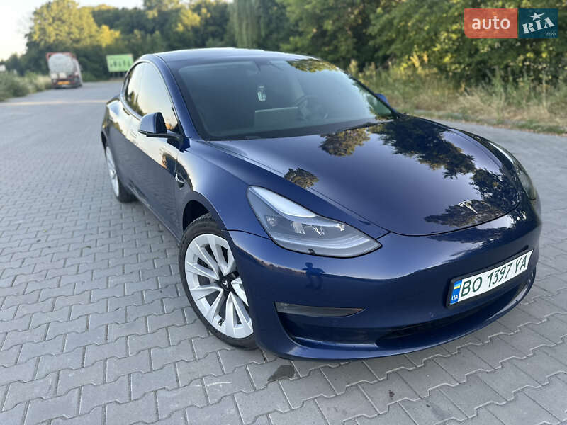 Седан Tesla Model 3 2021 в Теребовлі