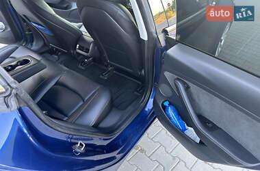 Седан Tesla Model 3 2021 в 