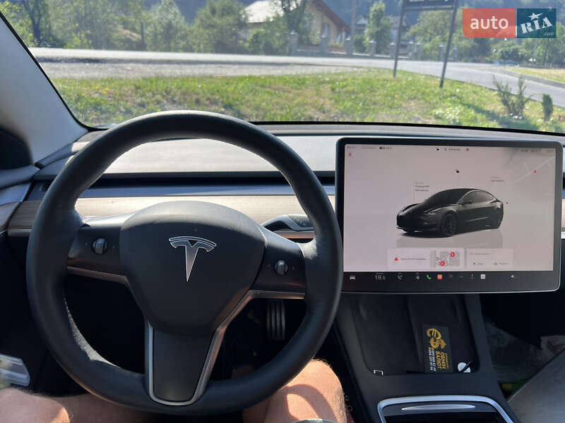 Седан Tesla Model 3 2022 в Ивано-Франковске