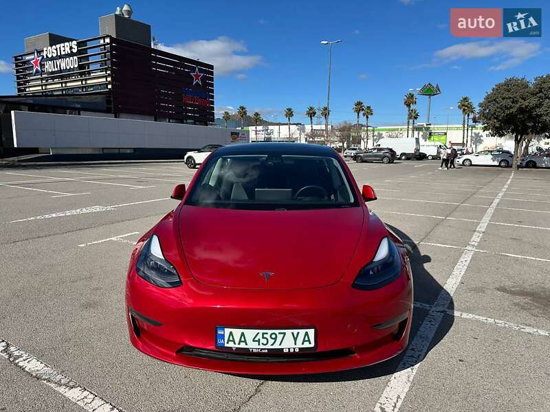 Седан Tesla Model 3 2021 в Києві