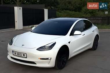 Седан Tesla Model 3 2021 в 