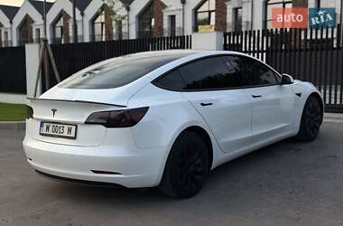 Седан Tesla Model 3 2021 в 