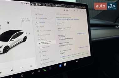Седан Tesla Model 3 2021 в 