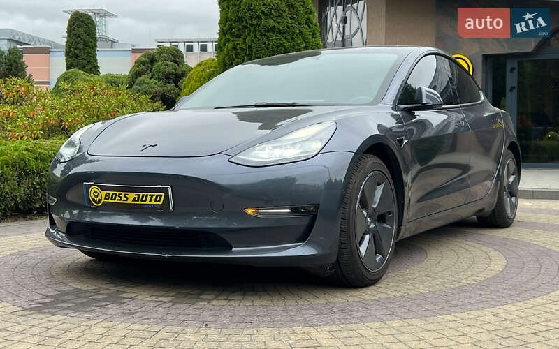 Седан Tesla Model 3 2021 в Львове