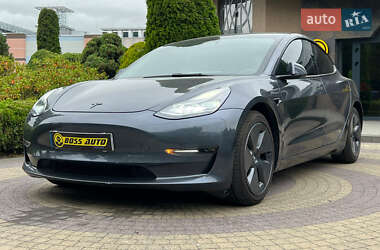 Седан Tesla Model 3 2021 в 