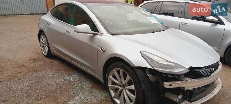 Седан Tesla Model 3 2018 в 
