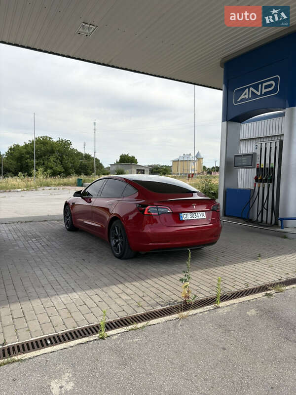 Седан Tesla Model 3 2021 в Чернівцях