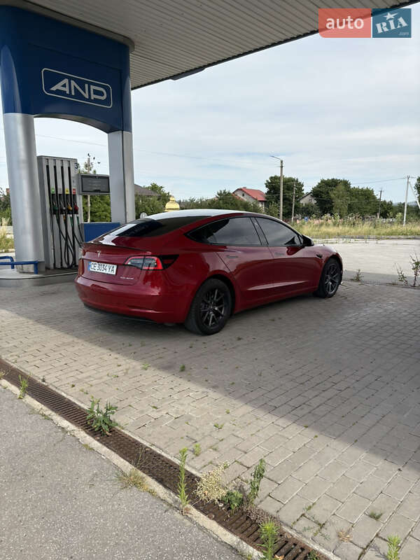 Седан Tesla Model 3 2021 в Чернівцях