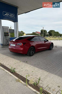 Седан Tesla Model 3 2021 в 