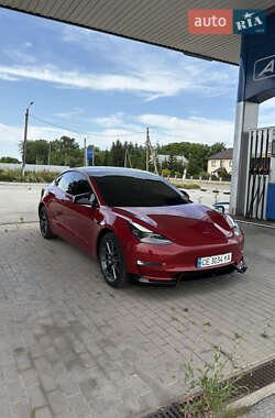 Седан Tesla Model 3 2021 в 