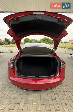 Седан Tesla Model 3 2021 в 