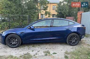Седан Tesla Model 3 2024 в 