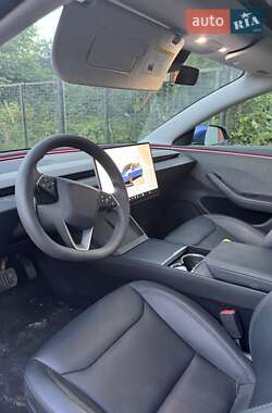 Седан Tesla Model 3 2024 в 