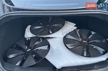 Седан Tesla Model 3 2024 в 