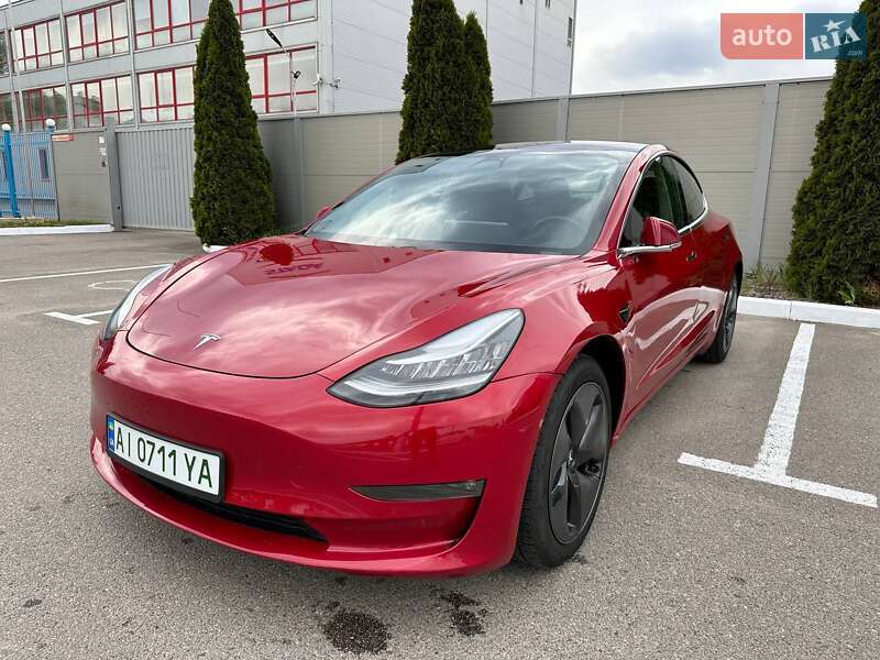 Седан Tesla Model 3 2019 в 