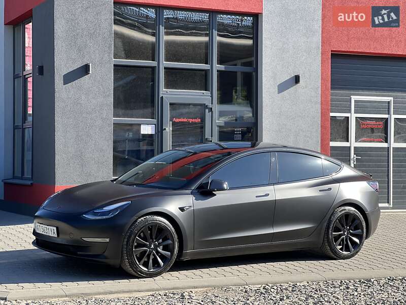 Седан Tesla Model 3 2020 в 