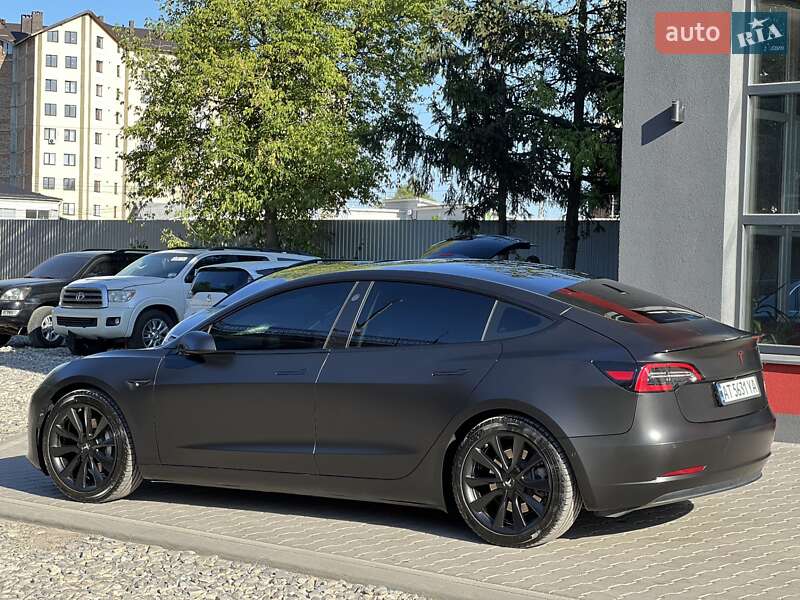 Седан Tesla Model 3 2020 в Івано-Франківську