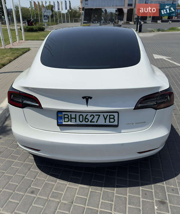 Седан Tesla Model 3 2022 в Одесі